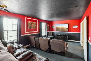 Upstay Family Home w Pool & Cinema ChampionsGate - 7