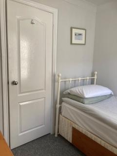 Ribston Pippin 3 bed modernised character cottage - Barrow upon Humber - 7