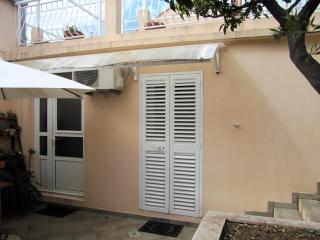 Room & Apartment Saint John - 6