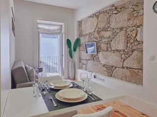 Loft w. private balcony and AC few steps to river - Porto - 5