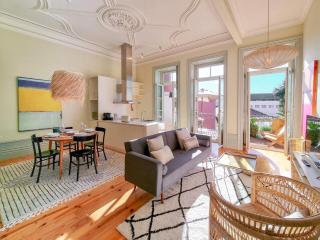 Stunning flat with private balcony in city center - Porto - 7
