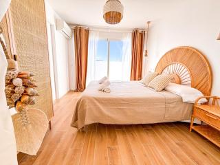 Chakra House Fuerteventura - Affordable Rooms in a Cozy Guesthouse - Corralejo - 3