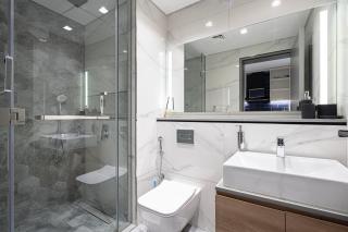 Luxury Studio Near Dubai Mall few mints walk - 2