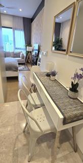 Elegance Jr Suite with KLCC view & Gorgeous Pool - Kuala Lumpur - 4