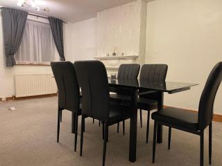 BR1 serviced Accommodation - - 8