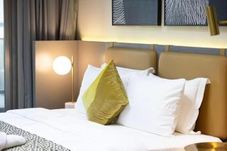 Cozy Studio Steps from Dubai Mall & Burj Khalifa - 1