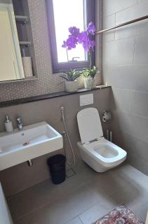 Orchid 2BR Suite with KLCC View and Gorgeous Pool - Kuala Lumpur - 4