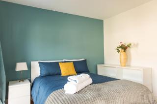 4-bed House Close to Airport, City & Beaches - Dublin - 7