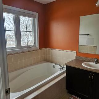 Exquisite Luxury Master Bedroom - Brampton - 6