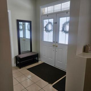 Exquisite Luxury Master Bedroom - Brampton - 4