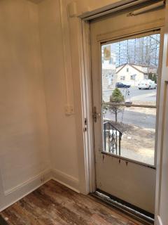 Two-Bedroom Home 25 min to NYC Free parking-UNIT-1 - 8