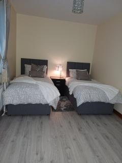 Peartree Cottage - - 9