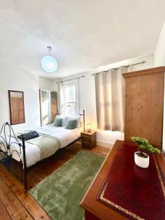 Stunning 2Bedroom House with Backyard in Stratford - Londra - 2