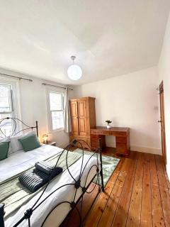 Stunning 2Bedroom House with Backyard in Stratford - Londra - 1