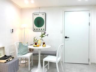 Gangnam Nonhyun comfortable lodging - Seoul - 2