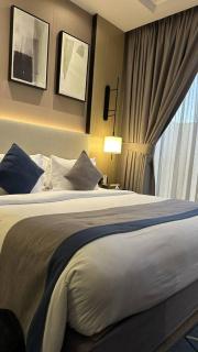 Runway Rooms - - 7