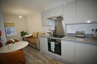 Elegant City Base in Liverpool - Cozy 1-Bed for Business & Relaxation - Liverpool - 9