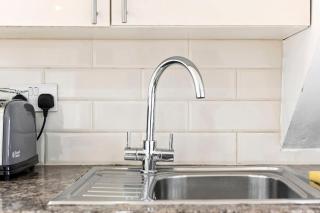 1-Bedroom Flat Near Tube - Londra - 7
