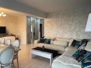 Bel appartement lumineux de 100m2 6 places 3 chambres au 3e étage avec ascenseur -A 5mn à pied du parc des expositions congrès de Dijon et ENG et 10mn du centre ville place Parking devant l'immeuble - Dijon - 3