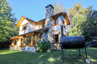 Casa Familiar de Encanto pie del Campanario - San Carlos de Bariloche - 0