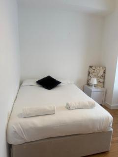 Elena Apartment - Southampton - 9