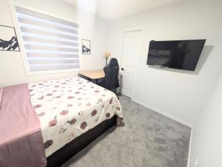 Edith Gate Luxe Bedroom 1 Homestay - 6