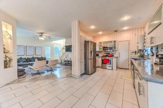 Vegas Vibes 4BR with Poolspa, Perfect for groups - Las Vegas - 1