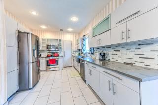 Vegas Vibes 4BR with Poolspa, Perfect for groups - Las Vegas - 7