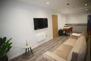 Modern 1 Bedroom Apartment, Prime Location in Liverpool City Centre - 0