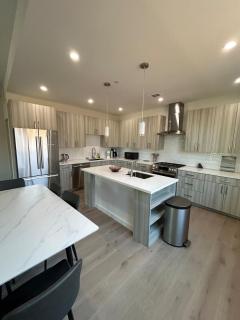 Brand New Spacious Tonwhome 3br 3ba sleeps 9 - Redwood City - 0