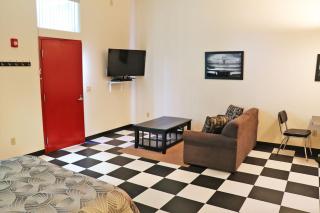 Brunswick Studio 102 - 9