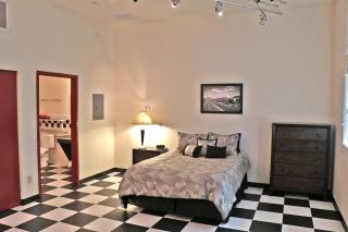 Brunswick Studio 102 - 7