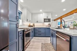 Lake Front Luxury Fire Pit, Boat Ramp, Grill - 6