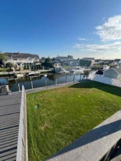 Luxury Waterfront Getaway - Copiague - 1