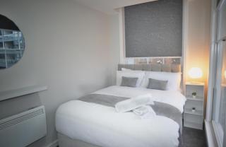 Central Liverpool Gem - Stylish 1-Bed with Sofa Bed, Sleeps 4 - Ideal for Groups & Getaways - Liverpool - 5