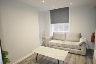 Central Liverpool Gem - Stylish 1-Bed with Sofa Bed, Sleeps 4 - Ideal for Groups & Getaways - Liverpool - 4