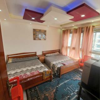 شقه ثلاث غرف نوم و 2 حمام كلها علي البحر - 7