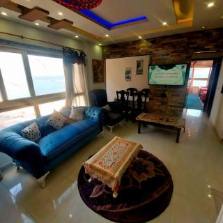 شقه ثلاث غرف نوم و 2 حمام كلها علي البحر - 5