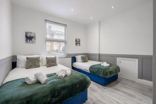 Spacious & Comfortable 3-Bedroom Retreat in NW10 - Londra - 2