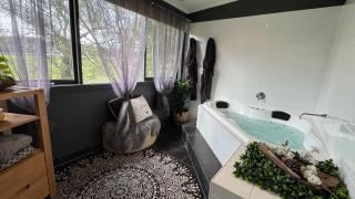 Couple's Luxury Resort Spa Retreat - 7