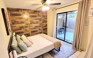 Beach Bungalows By The Sea 3 - Cocoa Beach - 6