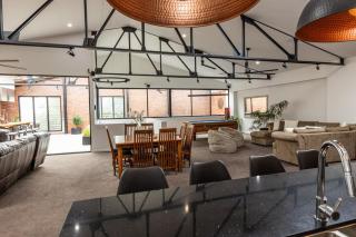 Newcastle CBD Penthouse, Spa & Entertainment - Wickham - 8