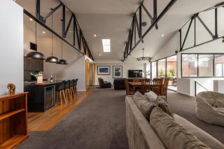 Newcastle CBD Penthouse, Spa & Entertainment - Wickham - 4