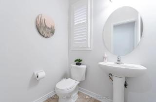 Beautiful 4 bed 3 master bedrooms-pvt washrooms - Brampton - 9