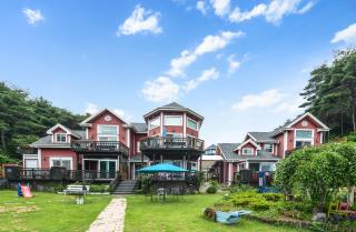 Gyeongju Magic Castle Pension Pets Friendly - Gyeongju - 0