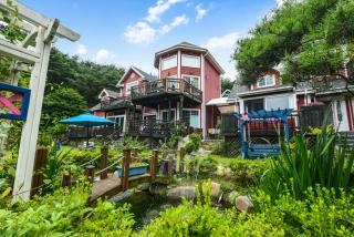 Gyeongju Magic Castle Pension Pets Friendly - Gyeongju - 5