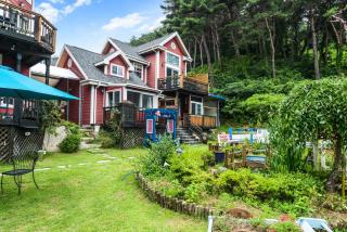 Gyeongju Magic Castle Pension Pets Friendly - Gyeongju - 1