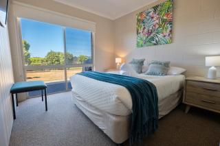 Blue Seas Holiday Villas - Scamander - 5
