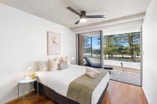 Beachfront Retreat at Burleigh, Breezy and Cosy - Gold Coast - 7