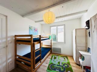 Charmante maisonnette à Fouras, 200m de la plage, idéale pour 4 personnes - FR-1-709-86 - 2